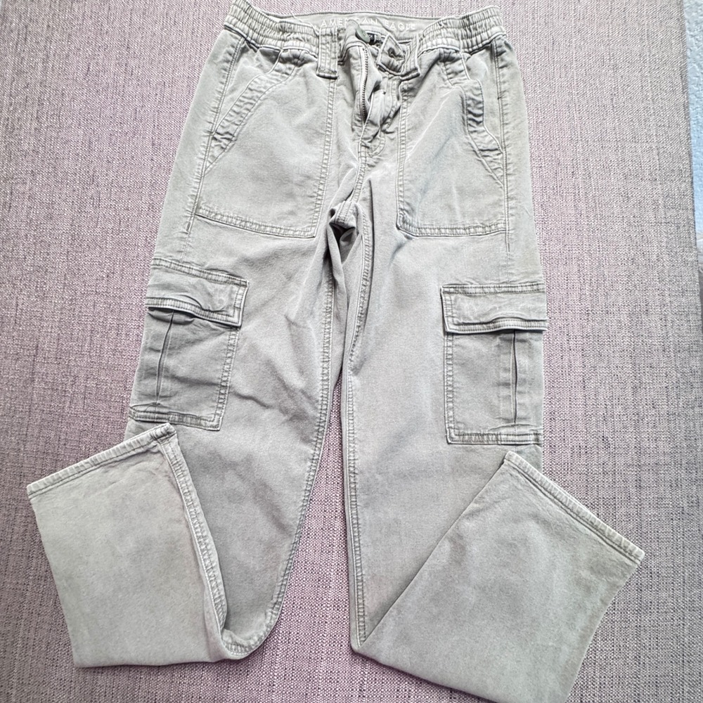 American Eagle Women Olive Green Cargo Pants Straight Leg Stretch Size 2 Regular